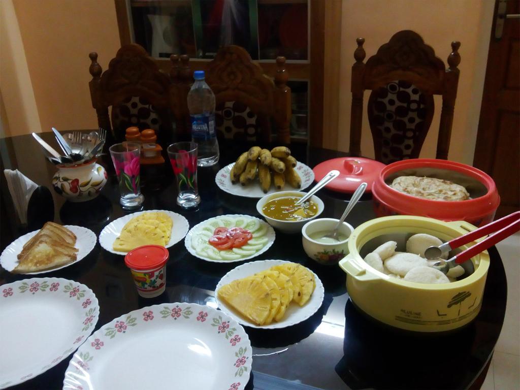 曼加拉皮力尔家庭旅馆 蒙纳 外观 照片